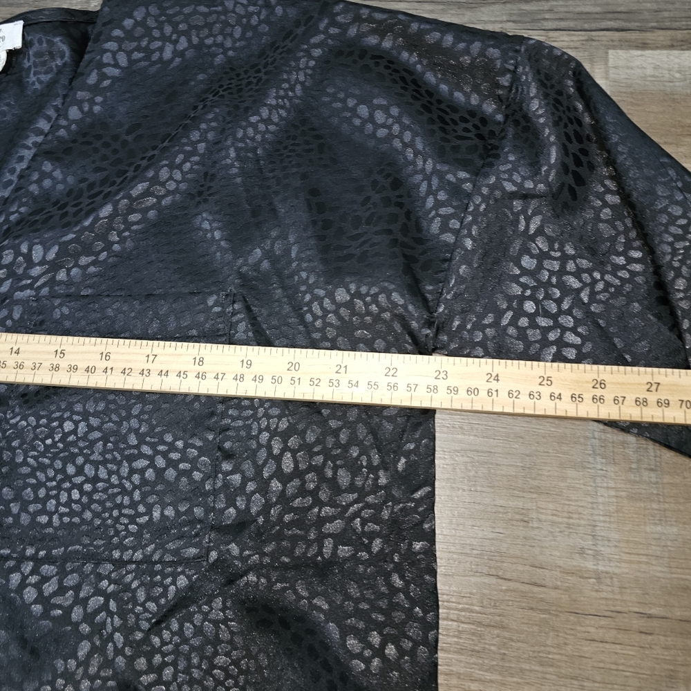 entro, Size Small, Elegant Black Women's Top, Cheetha Print - Picture 9 of 11